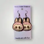 Labubu - pinkki, puukorvikset